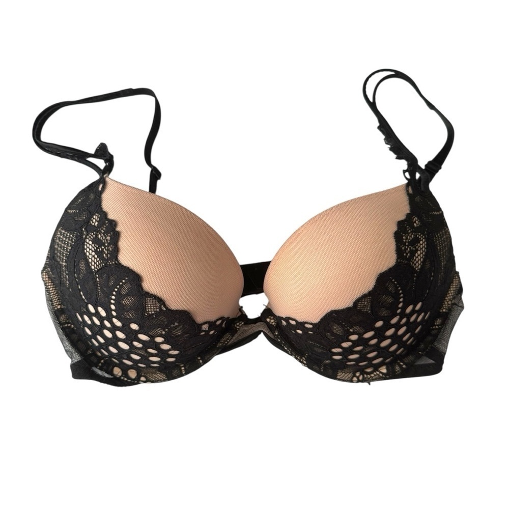 Victoria's Secret Very Sexy Push-Up Bra Nude & Black Lace Detail
